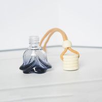 Diffuseur de parfum suspendu pour voiture de 8 ml, flacon en verre vide pour huiles essentielles, avec bouchon en bois, pour parfumer l'habitacle.