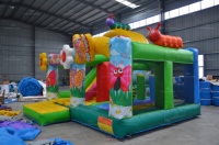 Château gonflable commercial CE avec toboggan, thème insectes, pour la location en jardin et parc d'attractions