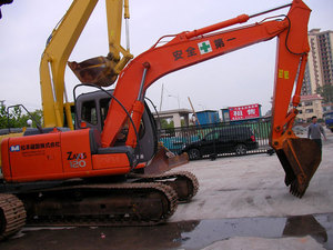 Excavatrice sur chenilles Hitachi ZX120 d'occasion, 12 tonnes, modèle 2022, équipement de construction, moteur Hitachi, pompe à engrenages, roulement, PLC - Product Image 3