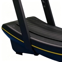 Tapis roulant commercial sans fil sans moteur, surface incurvée, écran LED, vitesse 0-20 km/h, design écologique pour l'entraînement en salle de sport