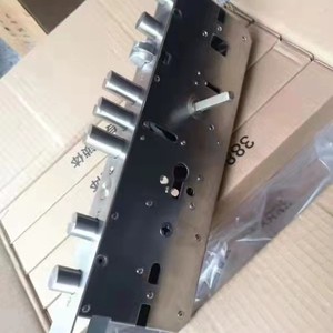 Cerradura Inteligente QLEUNG DaBaWang 6068 con Desbloqueo por Huella Dactilar, Contraseña y Tarjeta - Product Image 1