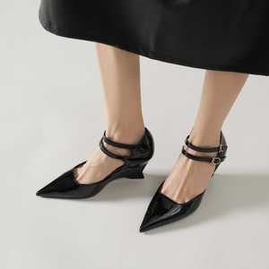 Sandalias de cuña de charol con punta, tira trasera y cierre de hebilla, cómodas para mujer, para todas las estaciones - Product Image 1