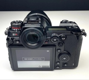 กล้องดิจิตอลมิเรอร์เลสฟูลเฟรม HFT Professional <span class=keywords><strong>Lumix</strong></span> DC-<span class=keywords><strong>S1R</strong></span> พร้อมเลนส์ S 20-60 มม. F3.5-5.6 ถ่ายวิดีโอ 4K - Product Image 5