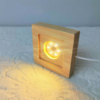 Grosir Alas Lampu LED Kayu Berwarna Solid Bentuk Kubus 4CM 5CM 6CM 8CM untuk Lampu Malam LED dan Alas Lampu Malam untuk Kubus Kristal 3D