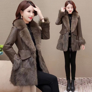 Manteau en cuir véritable mince pour femmes 2025, <span class=keywords><strong>mi</strong></span>-long, rembourré de duvet de canard blanc, pour les âges de 50 à 60 ans, épaissi - Product Image 5