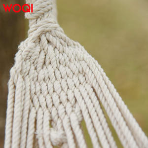 Hamac en coton Woqi 700g, pliable et portable pour l'extérieur, avec sangles de suspension pour arbre, design tropical, pour le camping et les voyages - Product Image 4