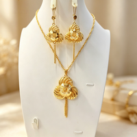 Parure de bijoux plaqué or 24 carats trèfle à quatre feuilles pour femme, collier pendentif floral, boucles d'oreilles pendantes à pompons, cadeau de mariage ou de fête