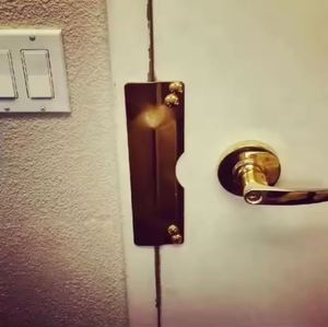 WEKIS Loquet de porte extérieur moderne en acier inoxydable avec protection de sécurité et serrure de porte d'entrée renforcée en acier - Product Image 5