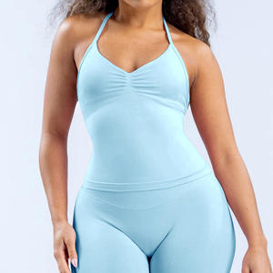 Комплект: шорты и укороченный топ-халтер с логотипом, однотонный, контрастный, серый, женский, белый, с лёгким принтом, глубокий вырез, модель Deep Mujer xxx - Product Image 6