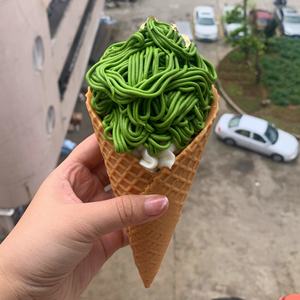 Modèle de crème glacée japonaise Asakusa Matcha aromatisé en forme de nouilles Modèle de crème glacée à la <span class=keywords><strong>vanille</strong></span> Simulation de feuille <span class=keywords><strong>d</strong></span>'<span class=keywords><strong>or</strong></span> Fake Food Party DIY - Product Image 5