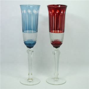 Vente en gros <span class=keywords><strong>de</strong></span> flûtes à <span class=keywords><strong>champagne</strong></span> en verre transparent découpées à la main élégantes et superposées colorées en <span class=keywords><strong>cristal</strong></span> pour fête, bar - Product Image 5