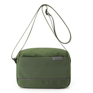 Nouveau sac de poitrine mini sport multifonctionnel de qualité avec fermeture éclair, petit sac bandoulière avec trou pour écouteurs, en polyester, logo personnalisé - Product Image 2