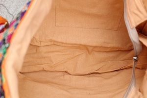 กระเป๋าแฟชั่นสไตล์ชนเผ่าบันจารา งานปะติดปะต่อแบบชนเผ่า ปักลายสวยงาม จุของได้เยอะ เหมาะสำหรับผู้หญิง ใช้ได้ทุกวัน ราคาขายส่ง - Product Image 6