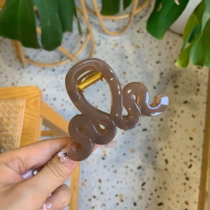 Nouvelle pince à <span class=keywords><strong>cheveux</strong></span> en plastique double vague haut de gamme, <span class=keywords><strong>boucle</strong></span> papillon simple et polie, pour femmes - Product Image 3