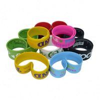 Bracelet réfléchissant en caoutchouc PVC pas cher, bracelet à claquement réfléchissant pour la course à pied, bracelet lumineux LED pour la course nocturne