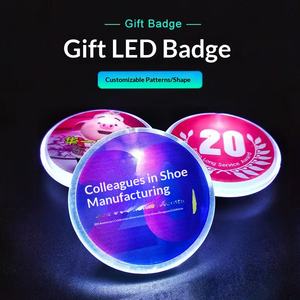 Insignia Acrílica Iluminada de Colores, LED Intermitente, Electrónica, Brillante en la Oscuridad, Pin Personalizado con Nombre - Product Image 5