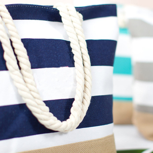 Fourre-tout en <span class=keywords><strong>toile</strong></span> personnalisé pour femmes, grande taille, imperméable, surdimensionné, à rayures, sac de plage d'été pour femmes - Product Image 3