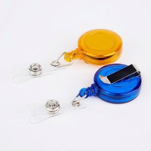 Porte-badge rétractable transparent à clip dorsal – Durable, personnalisable avec logo, à libération rapide pour événements, bureaux et cadeaux - Product Image 2