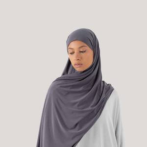 Hijab en jersey musulman en fibre de bambou-Écharpe islamique douce Fournisseur de Dubaï Foulard extensible doux en mélange de polyester de qualité supérieure - Product Image 4