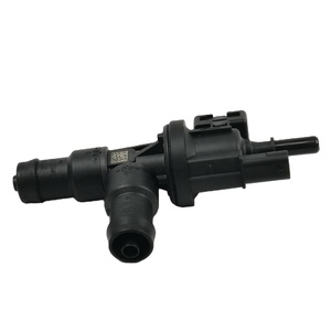 13907643106 Nueva Válvula de Respiración del Tanque de Combustible de Alta Calidad para F20 F22 F30 F32 330i 440i X5 X6 2.0 <span class=keywords><strong>3.0</strong></span> - Product Image 1