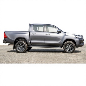 Toyota Hilux SR5 2025 - Pickup con Motore Diesel Turbo 2.4L, Cambio Automatico, Sedili in Pelle, Fari a LED, Pneumatici R18, Guida a Sinistra, Tetto Apribile, Touch Screen - Product Image 1