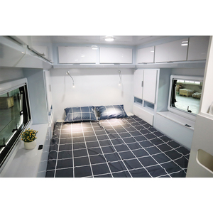 Grande caravane <span class=keywords><strong>de</strong></span> <span class=keywords><strong>camping</strong></span> moderne et robuste avec toit rigide et porte-moto - Product Image 4