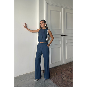 Conjunto de 2 Piezas para Mujer, Camisa sin Mangas y Pantalón de TENCEL Color Índigo, Diseño de Traje a Juego - Product Image 4