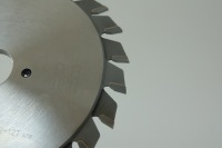 Scie à lames multiples industrielle professionnelle OEM, efficacité améliorée, coupe de précision esthétique, lame de rainurage pour table à pousser manuelle