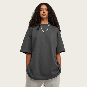 <span class=keywords><strong>T</strong></span>-<span class=keywords><strong>Shirt</strong></span> da <span class=keywords><strong>Donna</strong></span> in <span class=keywords><strong>Cotone</strong></span> 100% di <span class=keywords><strong>Alta</strong></span> <span class=keywords><strong>Qualità</strong></span>, 230GSM, Casual, Oversize, con Spalle Cadenti, Tinta Unita, Pesante, Vendita all'Ingrosso - Product Image 1