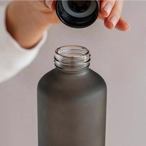 Botella de agua de vidrio esmerilado de borosilicato alto reutilizable de 500ml y 16oz, botellas de vidrio transparente para beber jugo con tapa de acero inoxidable - Product Image 2