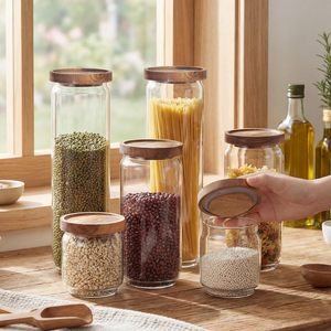 Pot en verre transparent au design moderne pour le stockage de denrées alimentaires sèches, de céréales et d'épices - Product Image 4