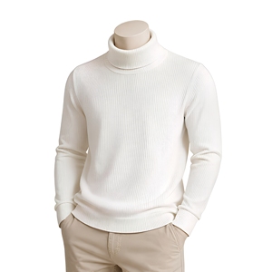 Suéter de cuello alto acanalado fino personalizado, ajustado, de punto de algodón suave, color blanco roto/crema, para usar como capa base. - Product Image 1