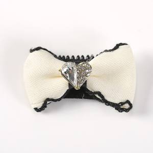 Handgemaakte Huisdier Haarclip Zwart-Wit Serie Huisdieraccessoires Yorkshire Maltese Hond Haarclips - Product Image 3