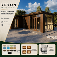 Pavillon à toit en tuiles ondulées Yeyon OEM avec écrans à persiennes, portes coulissantes vitrées, plateforme en bois, véranda extérieure, maison en verre
