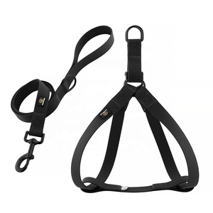 De moda personalizada diseño especial resistente al agua suave de goma de <span class=keywords><strong>PVC</strong></span> de plástico para mascotas, <span class=keywords><strong>Collar</strong></span> de perro de la correa y arnés Set - Product Image 1
