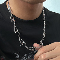 Nouveauté en gros : Colliers en acier inoxydable irréguliers, style punk haut de gamme, chaînes de clavicule, accessoires de mode pour hommes