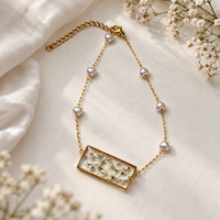 Bracelet en résine de fleurs séchées en dentelle de la Reine Anne fait main, bracelet en acier inoxydable doré avec perles et cœur pour femmes et filles, cadeau bijoux