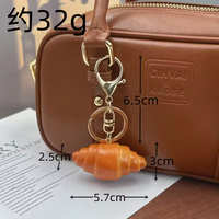 Porte-clés en résine, breloque de sac et pendentif de sac à dos mignon, accessoires de bijouterie, avec modèles de nourriture simulée (pain, bretzel, croissant) et nœud papillon