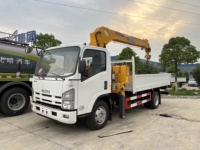 Grue montée sur camion japonais de 5 tonnes Grue montée sur camion léger 4x2 à vendre Exportation de camion grue mobile de 5 tonnes