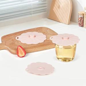 Couvre-gobelets en silicone réutilisables en forme de fleur, personnalisés en usine - Product Image 2