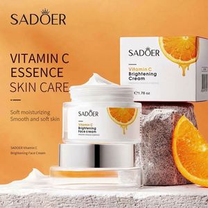 Set di Cura della Pelle Biologica Sadoer con Vitamina C, <span class=keywords><strong>Crema</strong></span> Sbiancante, Illuminante, Lenitiva <span class=keywords><strong>e</strong></span> <span class=keywords><strong>Idratante</strong></span>, <span class=keywords><strong>Crema</strong></span> per Occhi <span class=keywords><strong>e</strong></span> Viso - Product Image 2