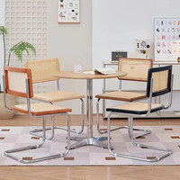 Chaise de salle à manger moderne en bois massif avec pieds en chrome pour salles à manger et chambres