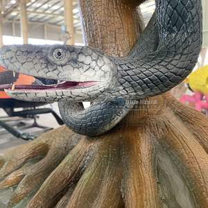 Salle d'exposition <span class=keywords><strong>de</strong></span> vulgarisation scientifique écologique gigantesque, modèles animatroniques, animaux animatroniques - Serpent sur le tronc d'un arbre - Product Image 1