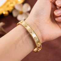 Nouveau Bracelet Trèfle à Quatre Feuilles Porte-Bonheur 2026 pour Femme, Entièrement Sertie de Zircons, Plaqué Or 18K, Design Tendance et Élégant, Bracelet de Luxe, Vente Chaude, Croix