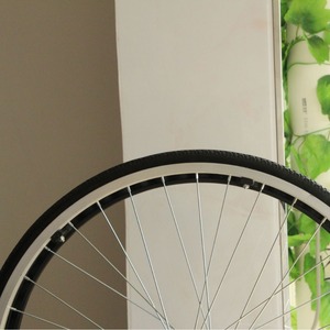 Rueda de Repuesto para Silla de Ruedas Jinwang, Neumático Sólido Trasero, Accesorios para Silla de Ruedas Médica, Duradero, de Alta Calidad, de Aleación de Aluminio y Goma - Product Image 1