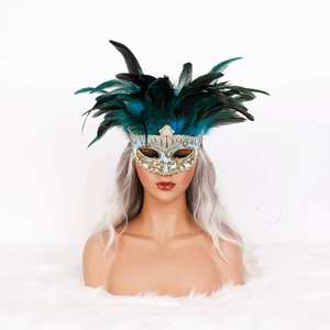 Masque de mascarade unisexe en plumes douces et brillantes, cousu à la main, orné de cristaux, plumes arc-en-ciel, accessoires de costume de cosplay, fêtes - Product Image 6