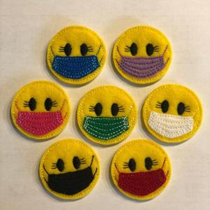 Parches Bordados Termoadhesivos y Apliques Bordados de Fieltro con Diseño de <span class=keywords><strong>Cara</strong></span> Sonriente para Uniformes Médicos, Enfermeras y Cirujanos - Product Image 1