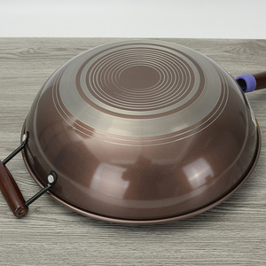 Wok antiadhésif 32 cm pour frire et faire sauter, compatible avec cuisinière à gaz et plaque à induction - Product Image 3
