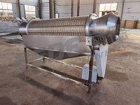 Automatische machine voor het trimmen van sperziebonen en erwten. Apparatuur voor de verwerking van fruit en groenten. voor gebruik in de centrale keuken.