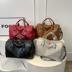 丈夫な本革ダッフルバッグ 大容量 旅行 ジム ナイロン裏地 強化ステッチ  迅速配送 - Product Image 1